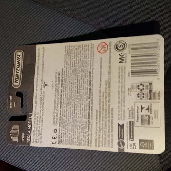 Matchbox Tesla Model Y - Picture 2 of 8